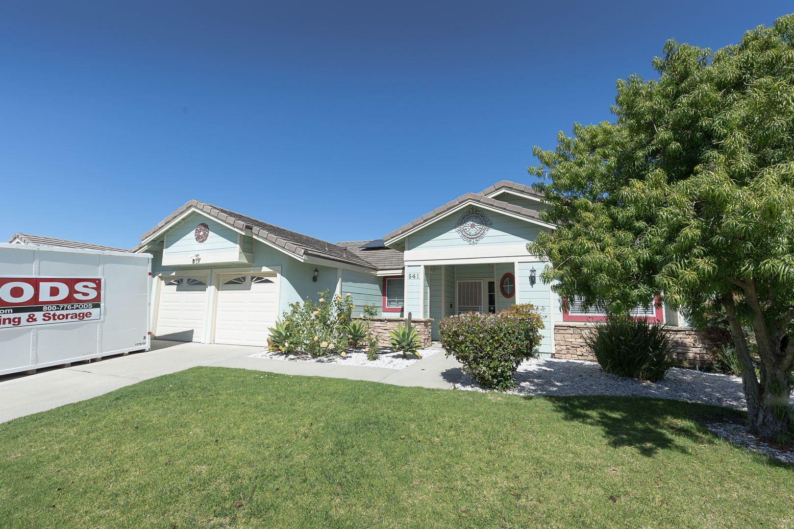 Oxnard House: 541 Delphinium Place