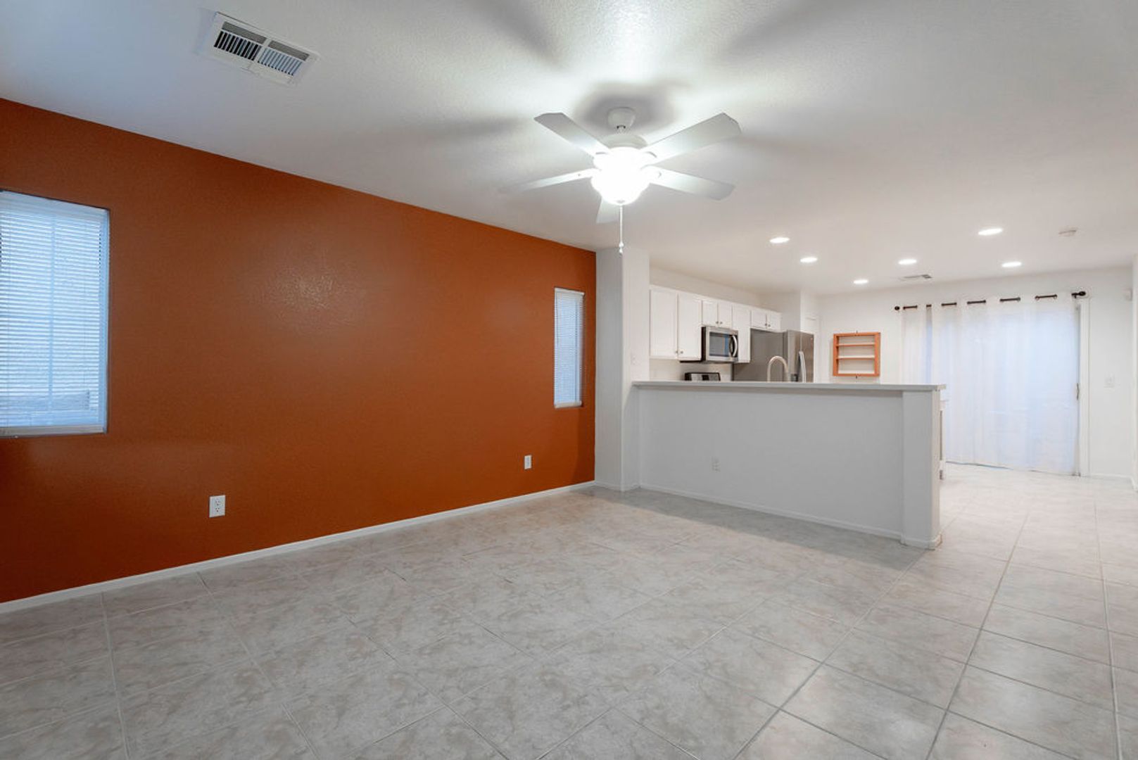 Las Vegas House: 10380 Commanche Moon Ave