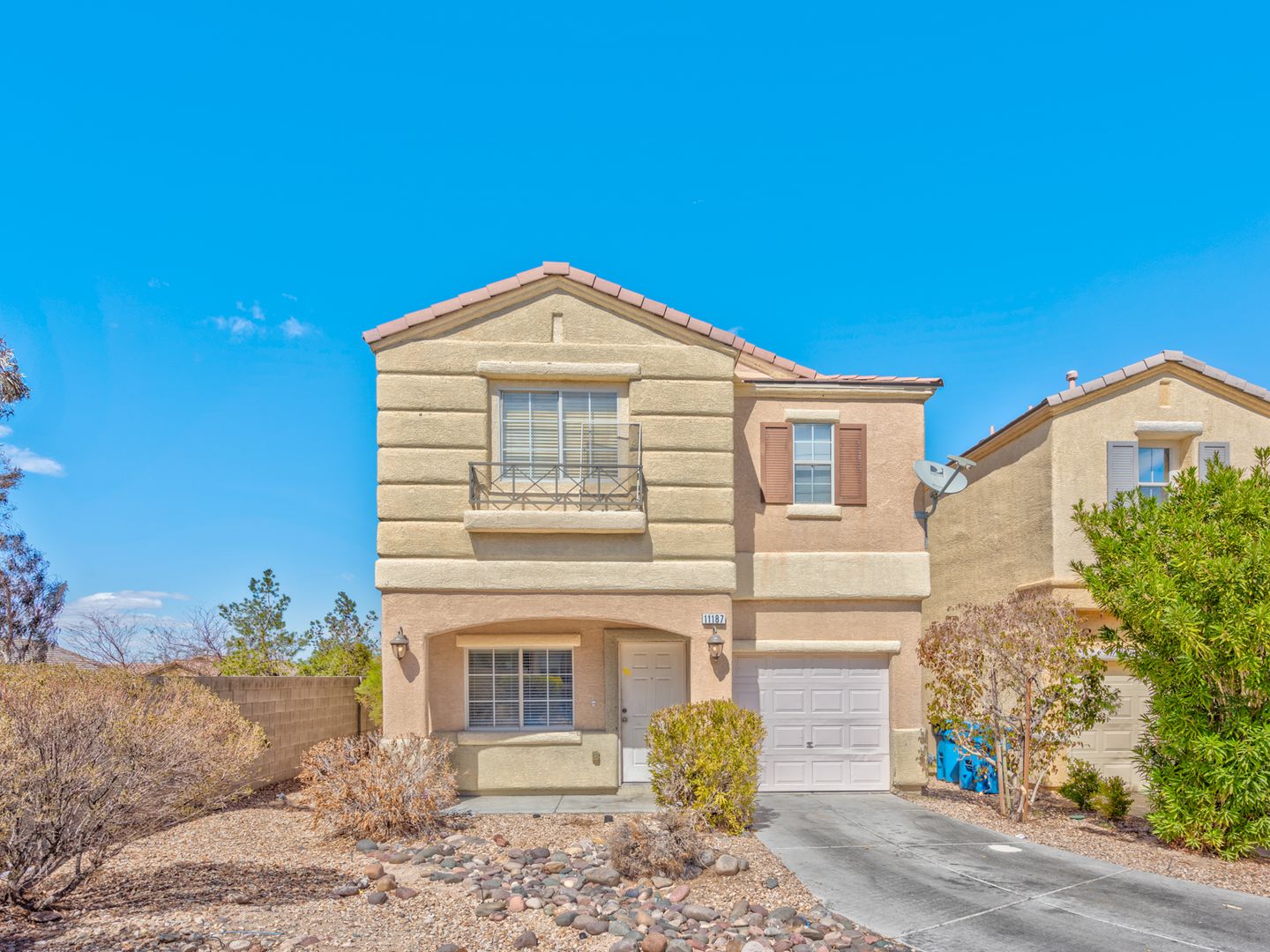 Henderson House: 11187 African Sunset St
