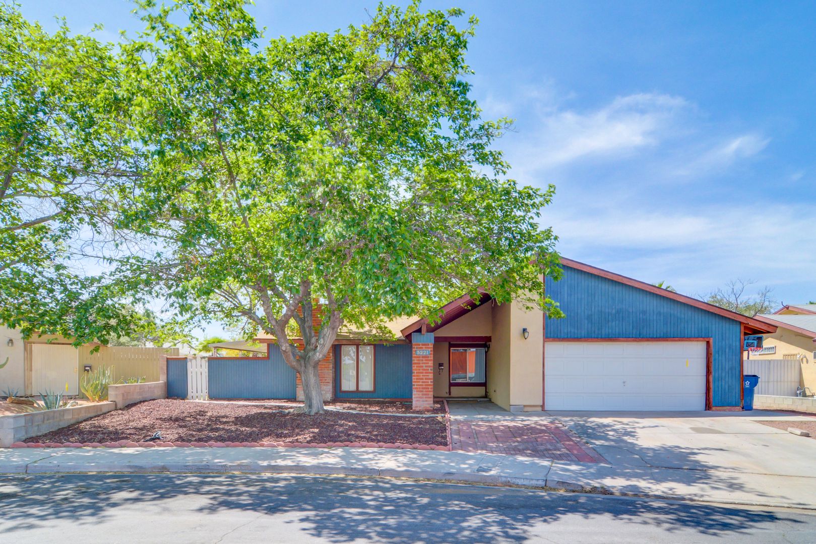 Las Vegas House: 5221 Percheron St