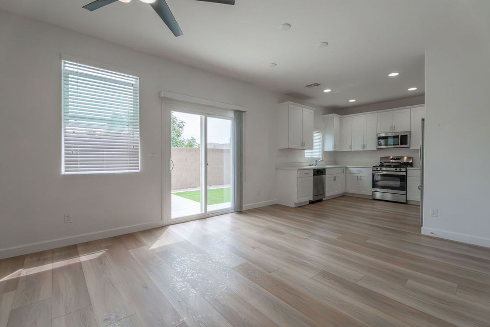 Las Vegas House: 5474 Enchanted Rose St