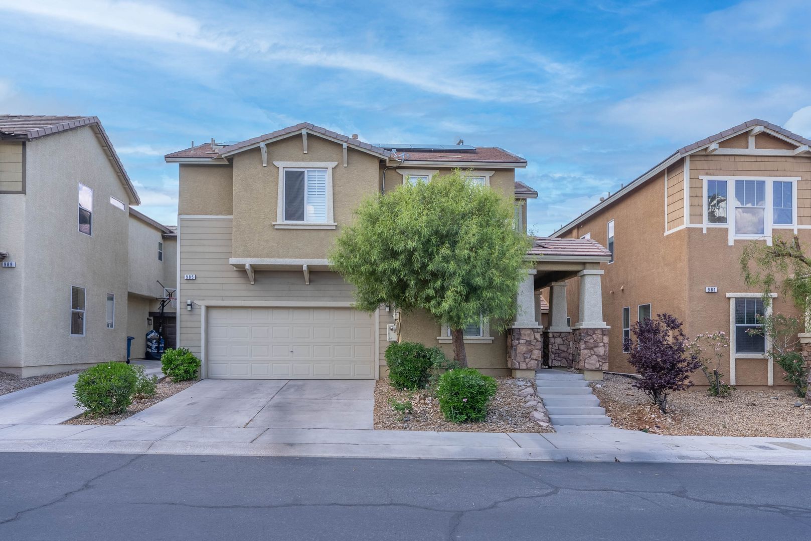 Henderson House: 985 Noah Valley Street