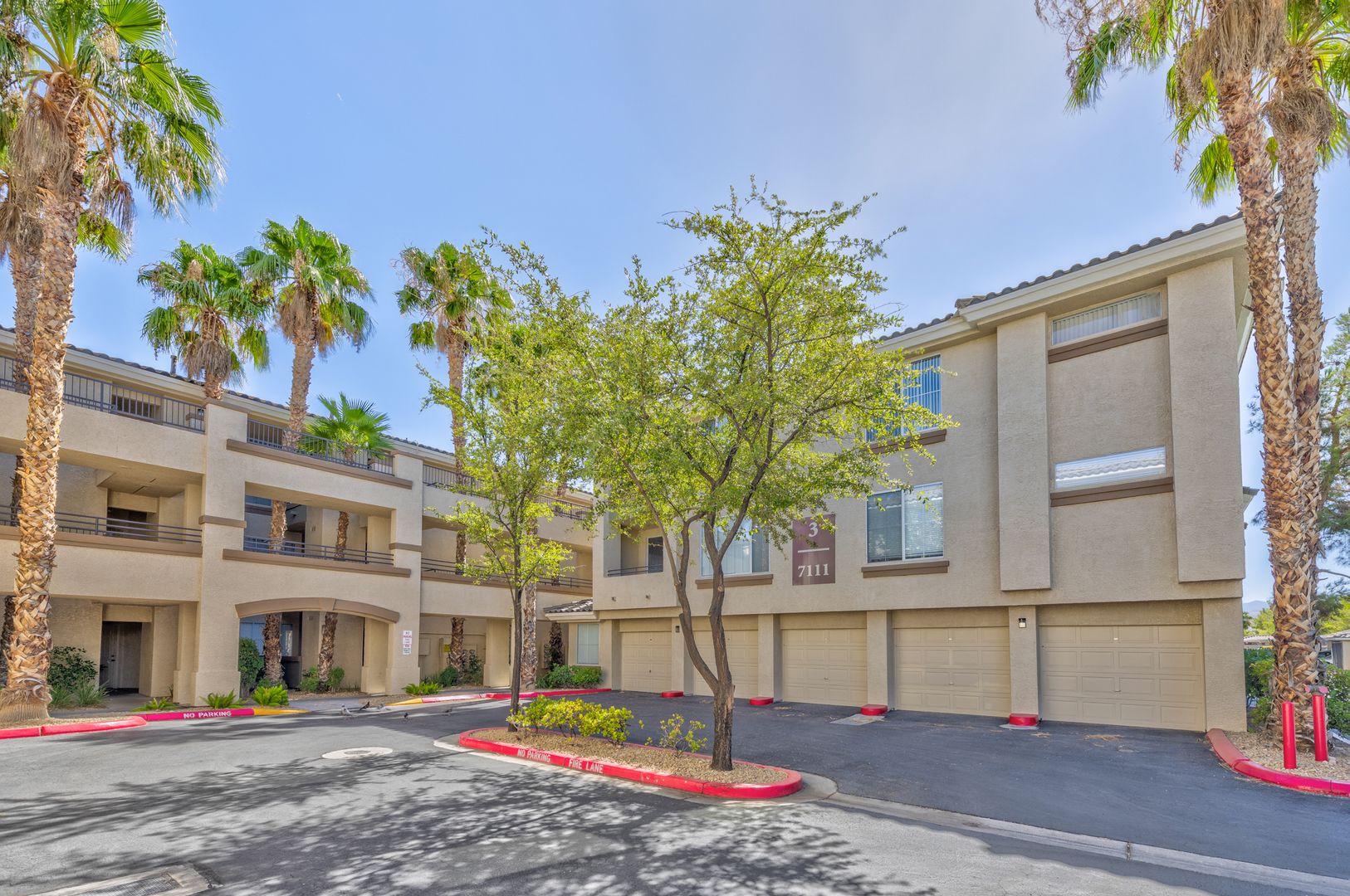 Las Vegas House: 7111 S Durango Dr #107