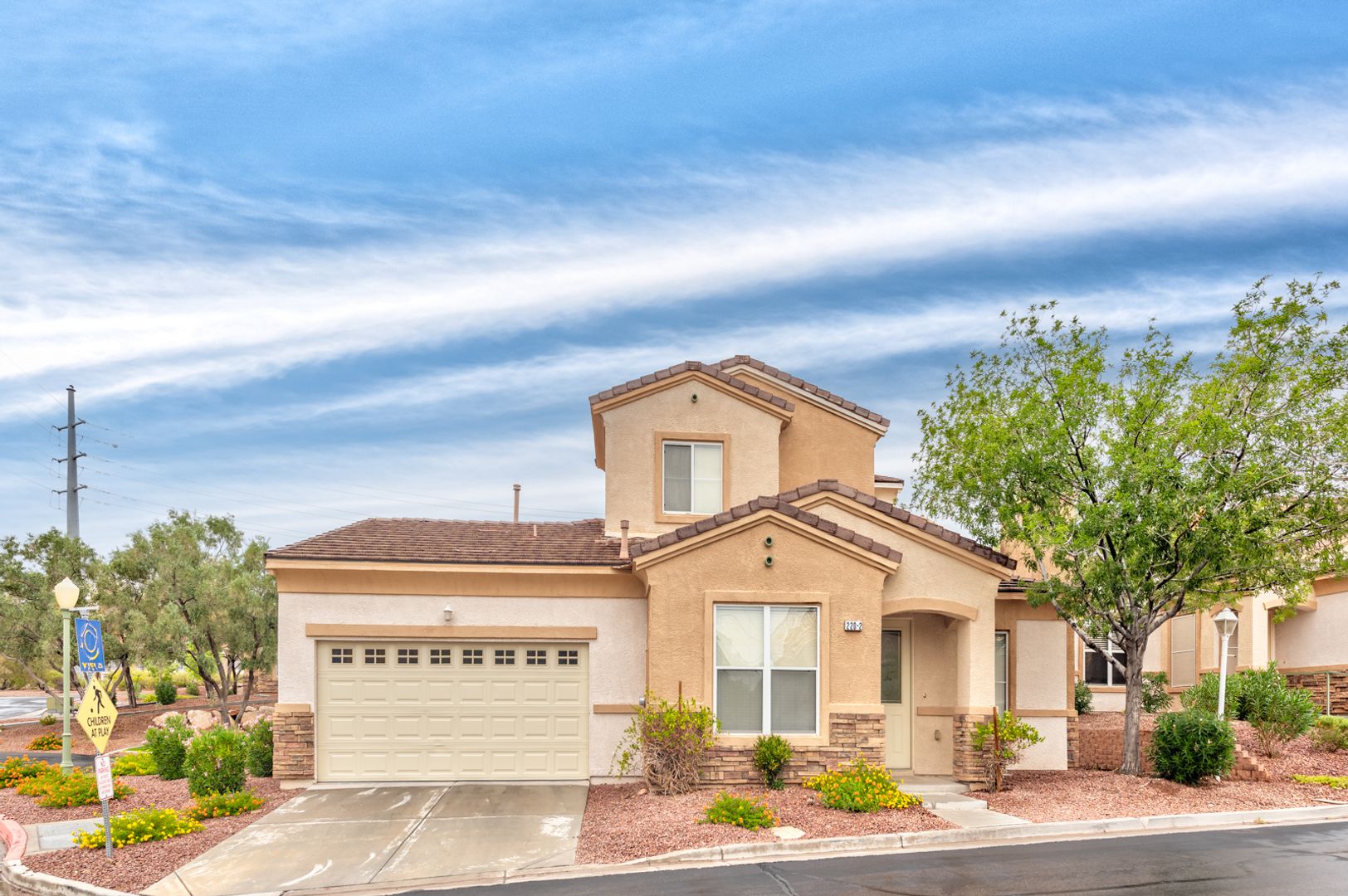Boulder City House: 220 Lorryn Ln #2