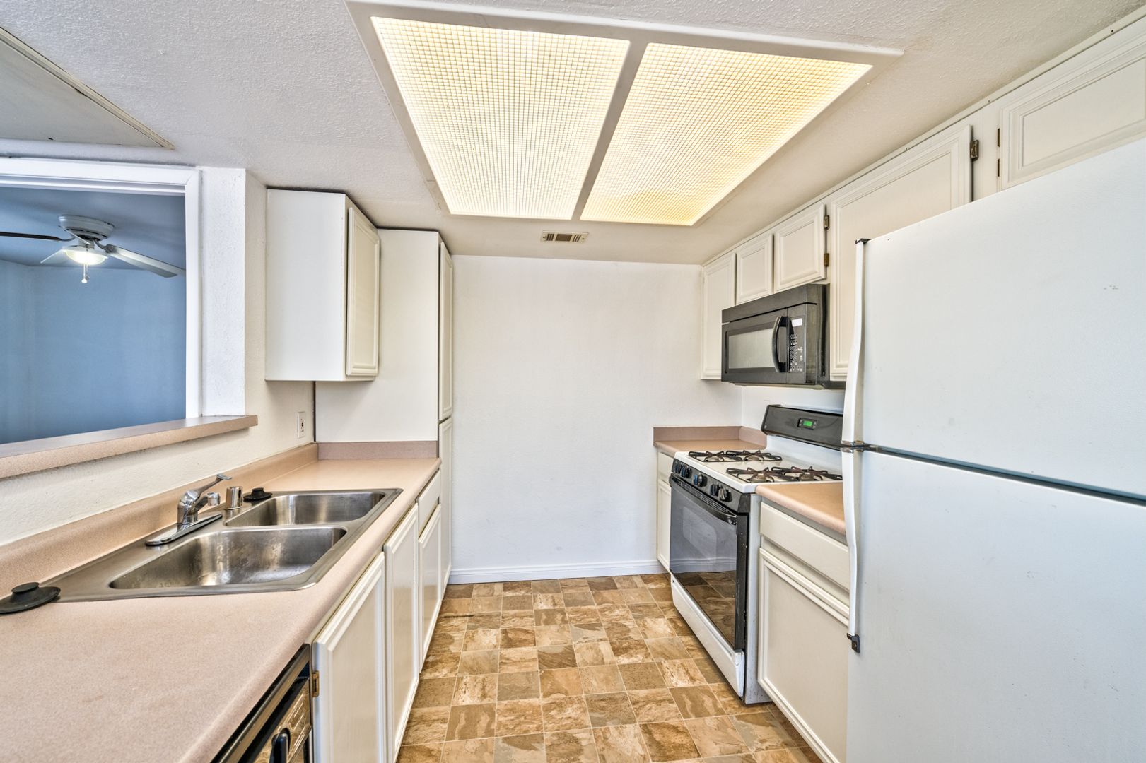 Las Vegas Condo: 8070 W Russell Rd #2030