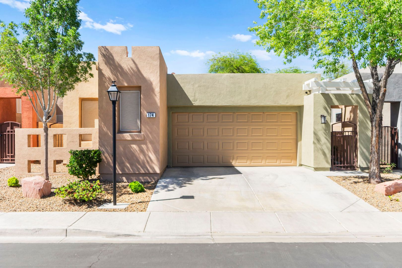 Las Vegas House: 174 Twin Towers Ave