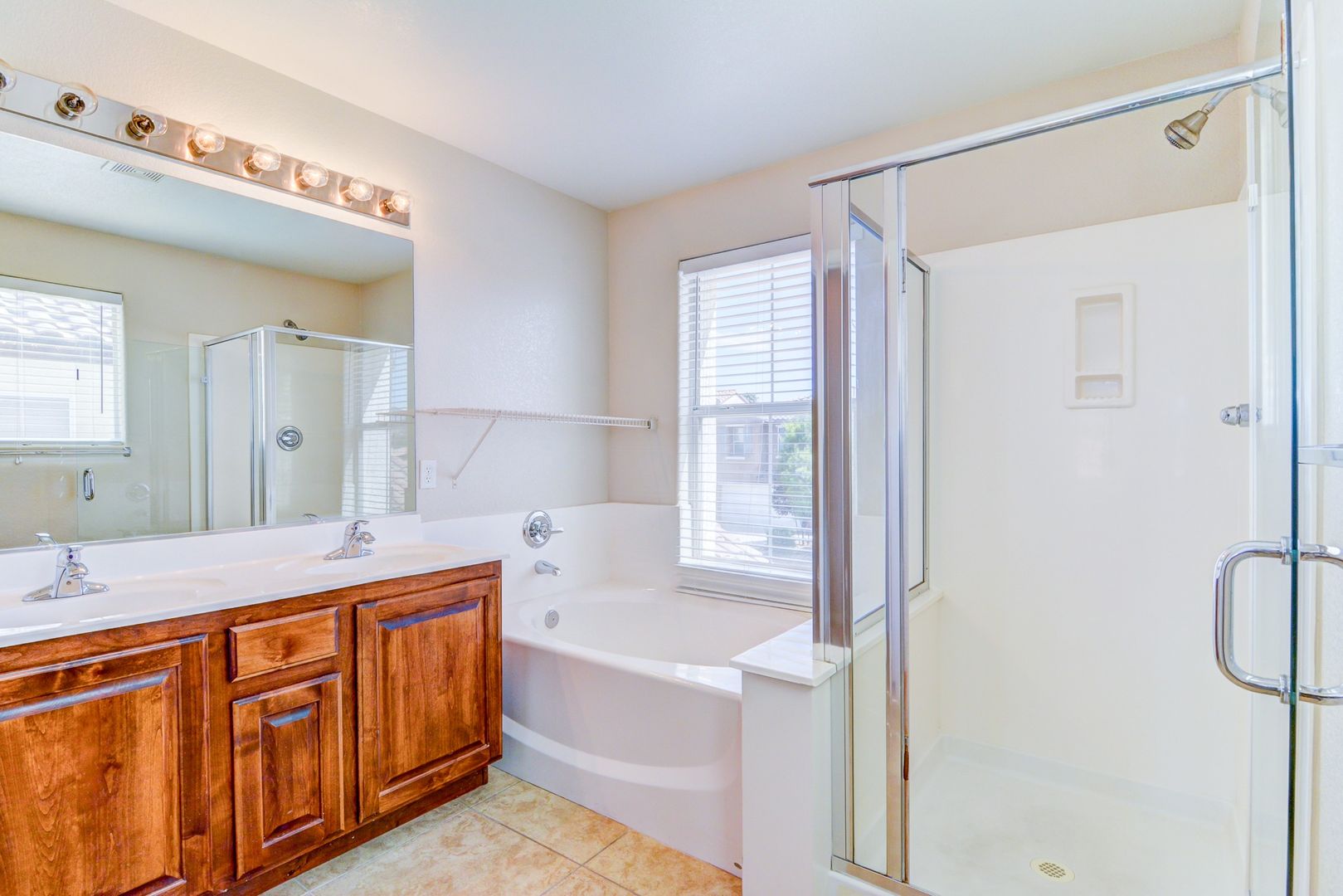 Henderson House: 2728 Kona Crest Ave