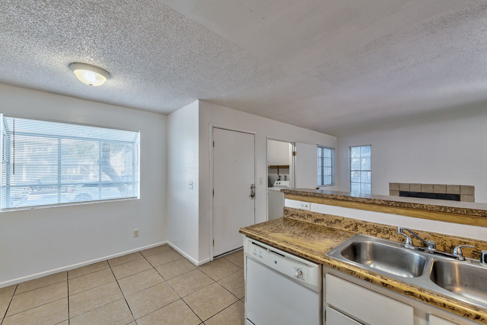 Las Vegas Apartment: 1961 Cosmic Dr