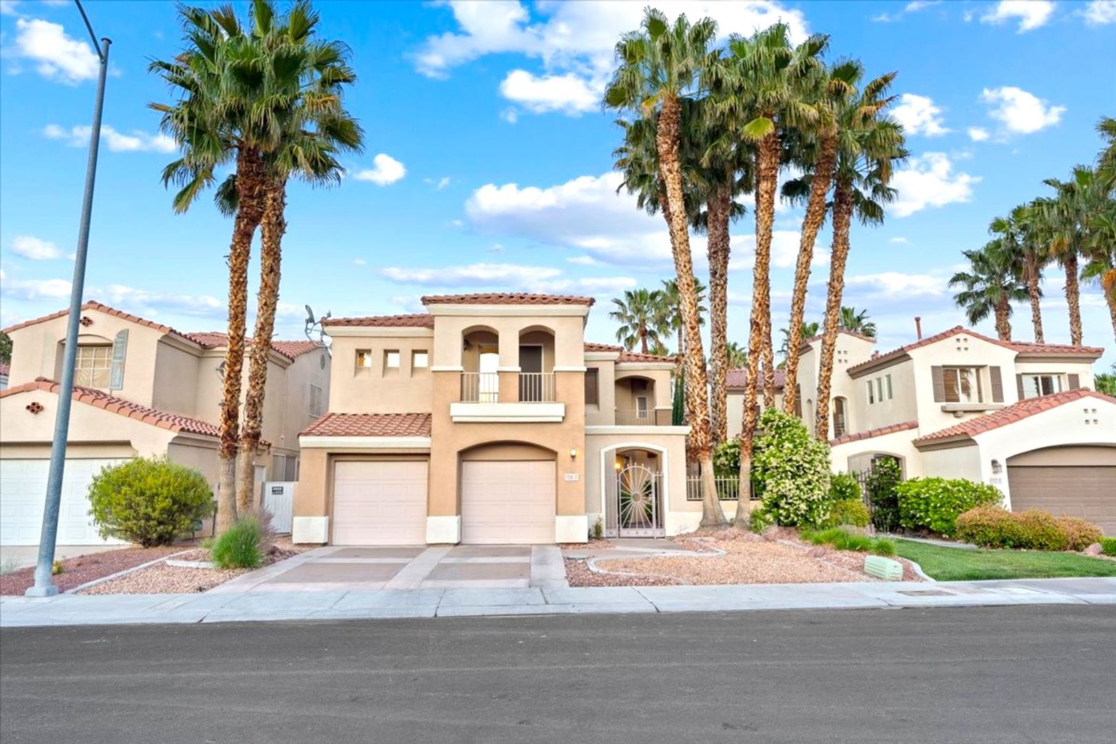 Las Vegas House: 1708 Cordoba Canyon St