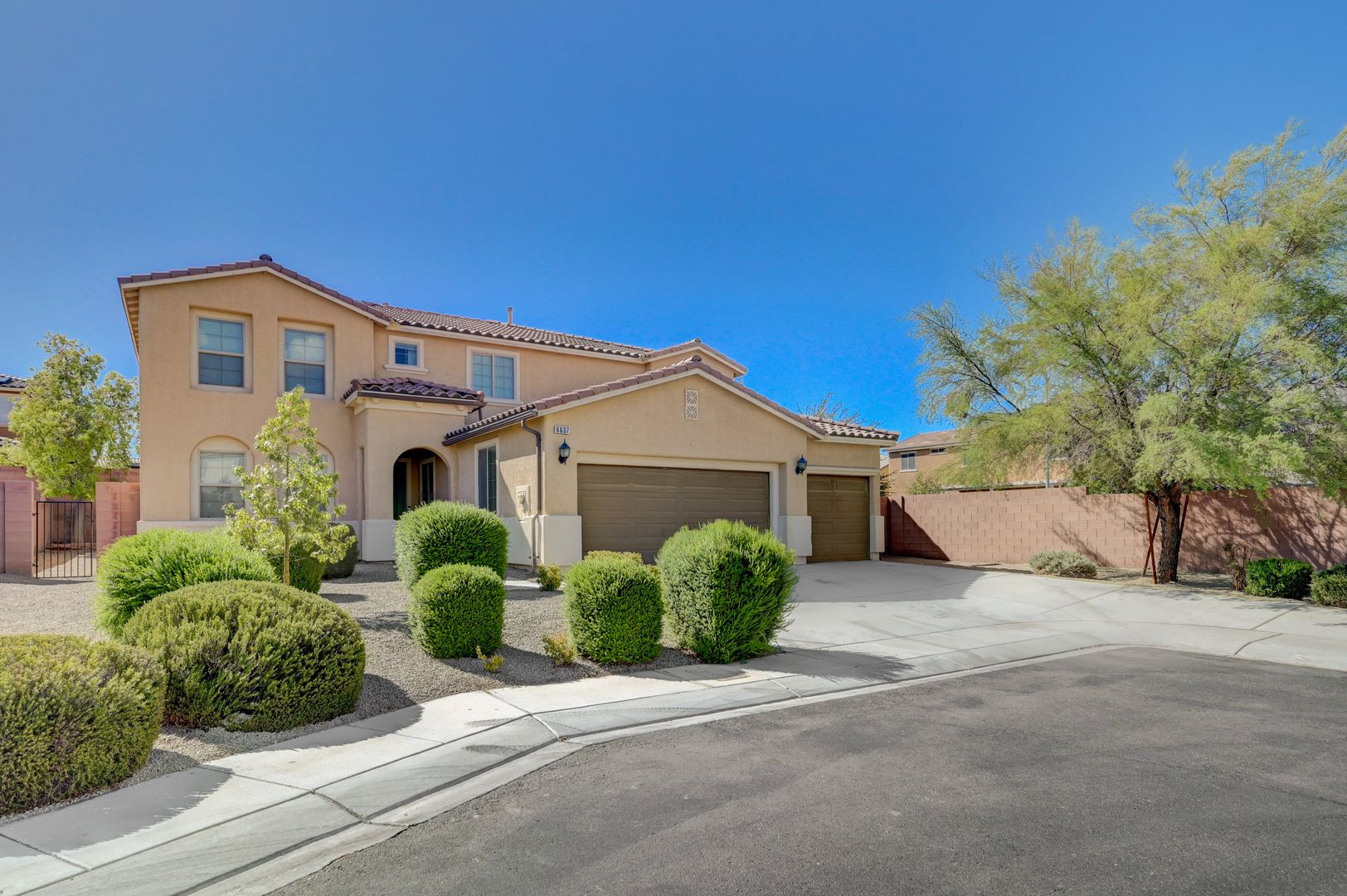 North Las Vegas House: 6637 Cliff Shore Ct