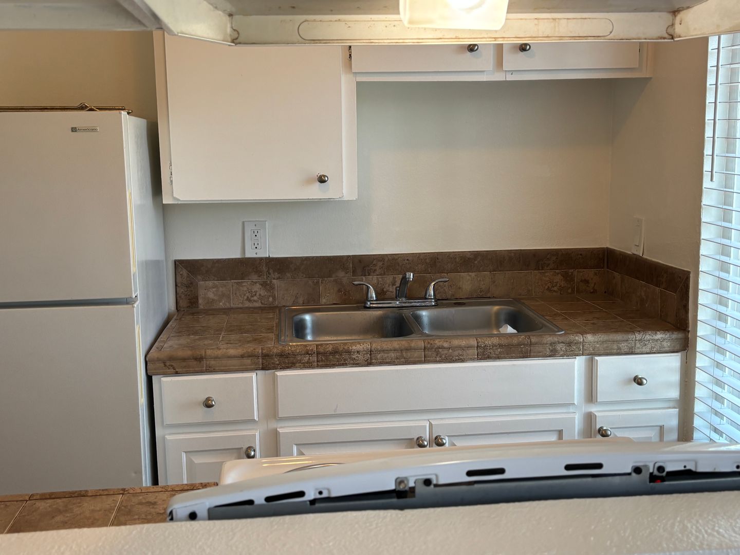 Lemon Grove Apartment: 8230 Lemon Grove Way