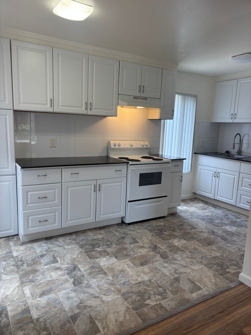 Lemon Grove Apartment: 8230 Lemon Grove Way