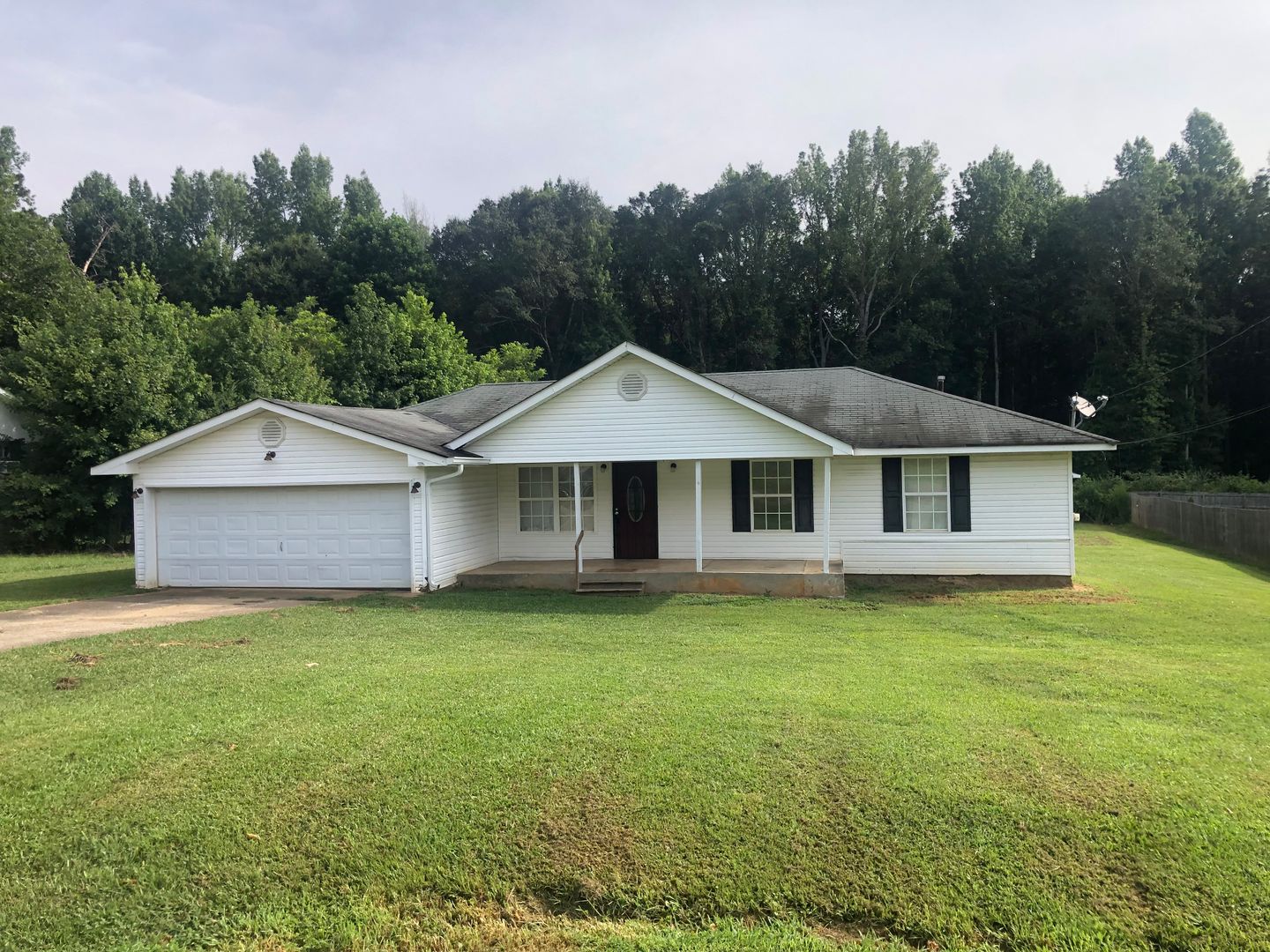 Carrollton House: 100 Peek Drive