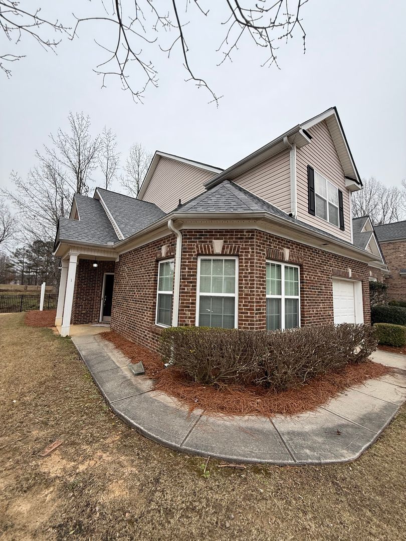 Carrollton Apartment: 141 Mill Pond Crossing