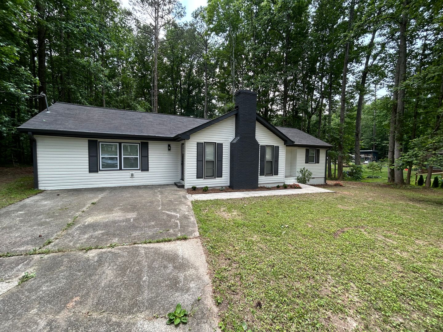 Villa Rica House: 1443 Daniel Road
