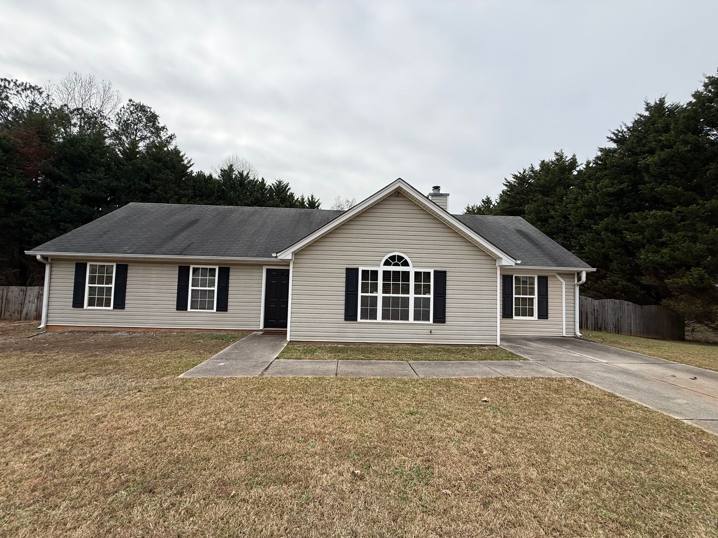 Carrollton House: 321 Christian Lane