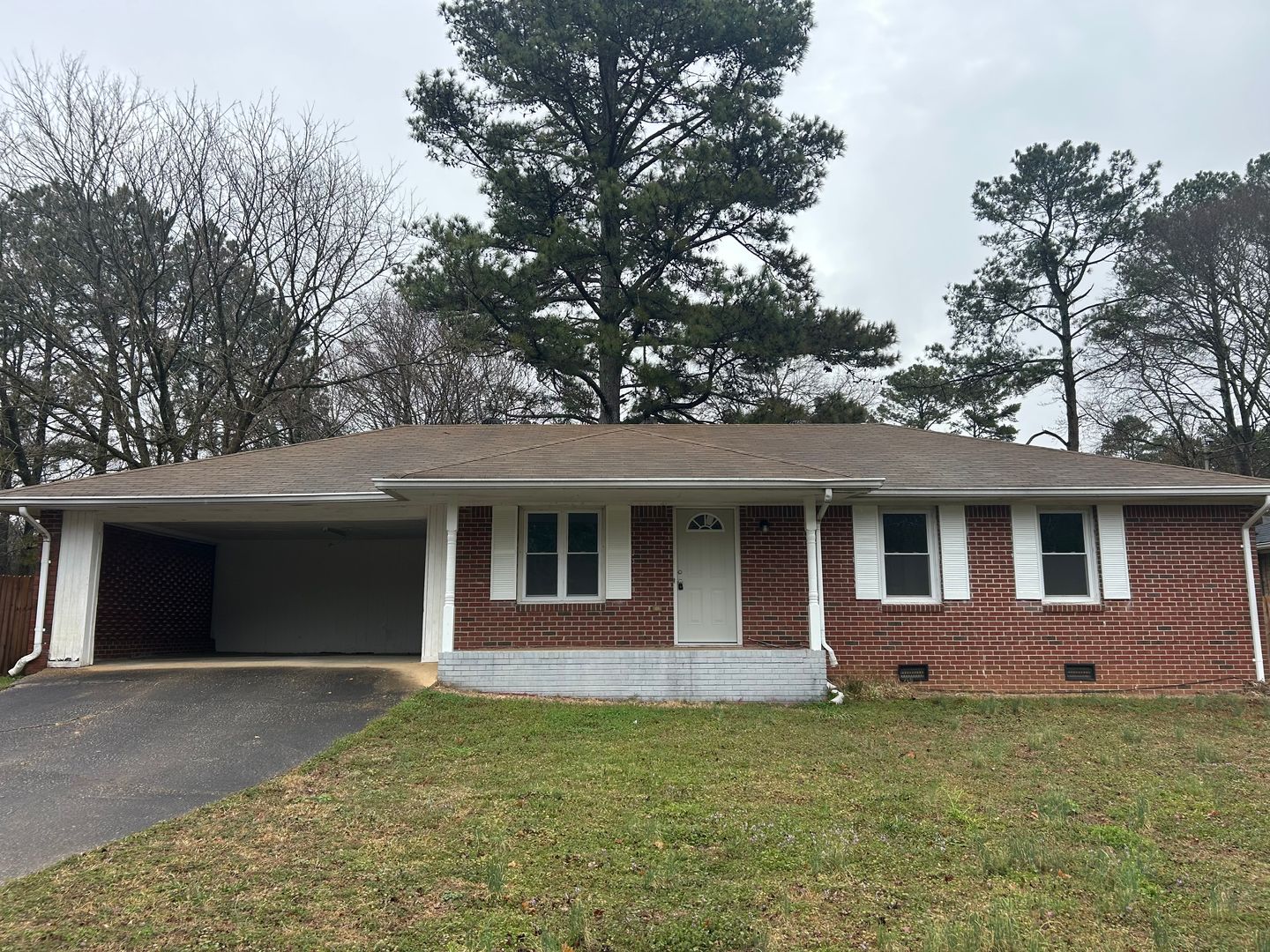 Carrollton House: 150 Old Airport Rd