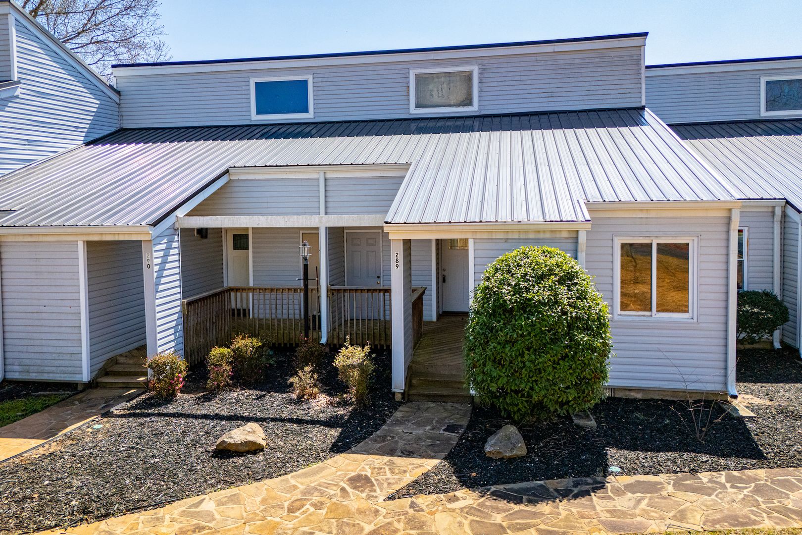 Villa Rica House: 289 Clearview Court