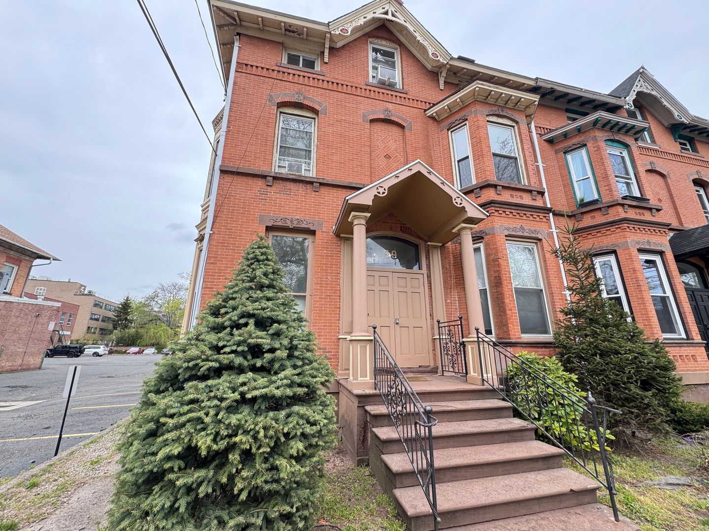 New Haven Apartment: 59 Trumbull Street