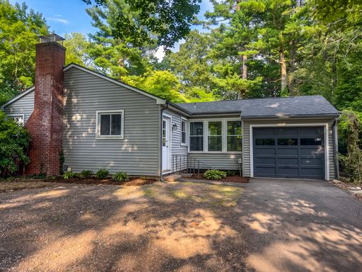 Recently Renovated 5-Bed/2-Bath Single Family Available Off of Whitney Ave! – photo 1
