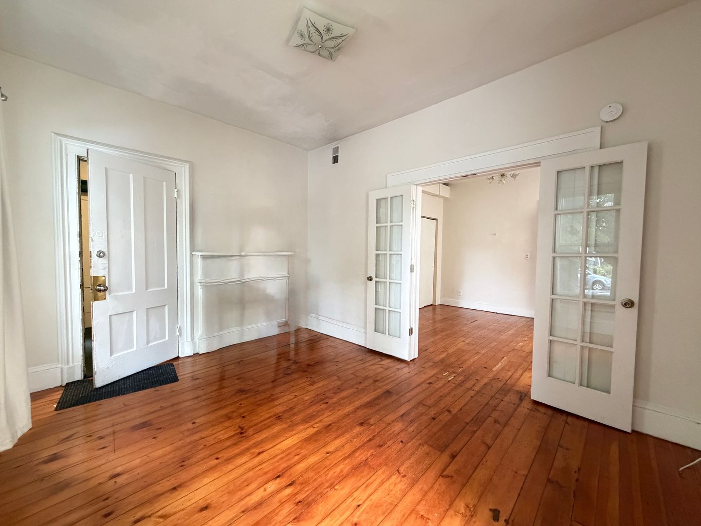 County Apartment: New Haven