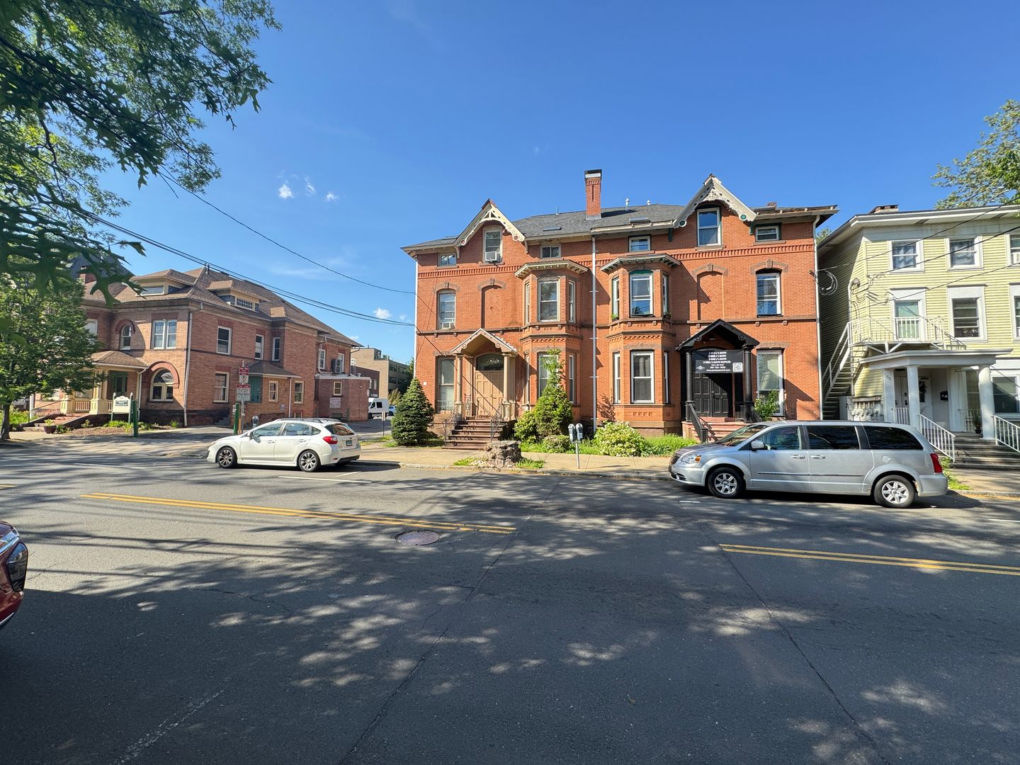 New Haven Apartment: 59 Trumbull Street