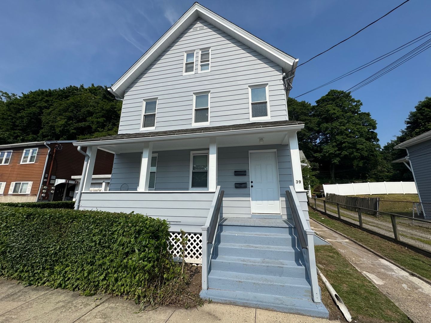 Derby Apartment: 39 Bank St