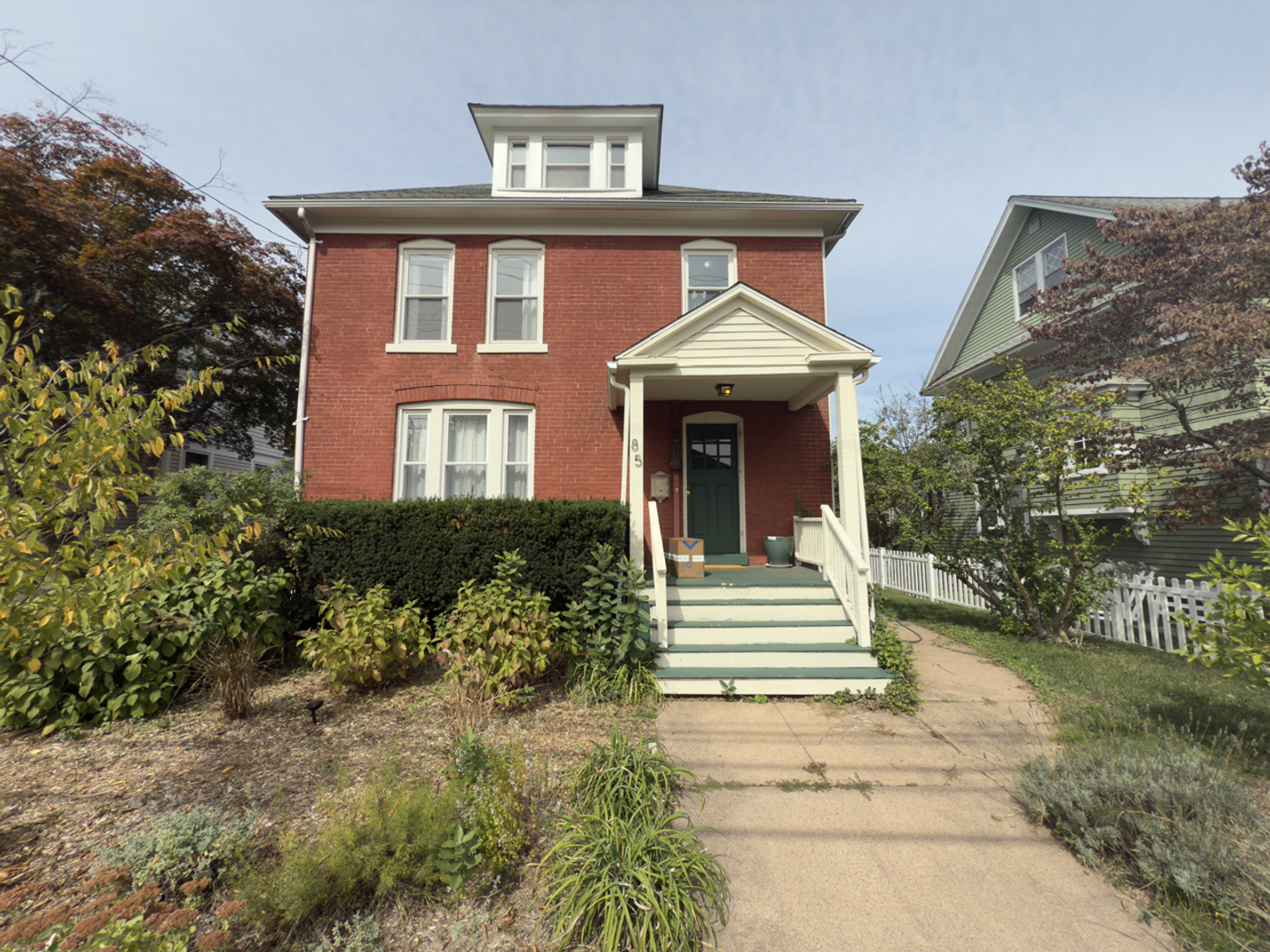 Hamden House: 85 Putnam Avenue