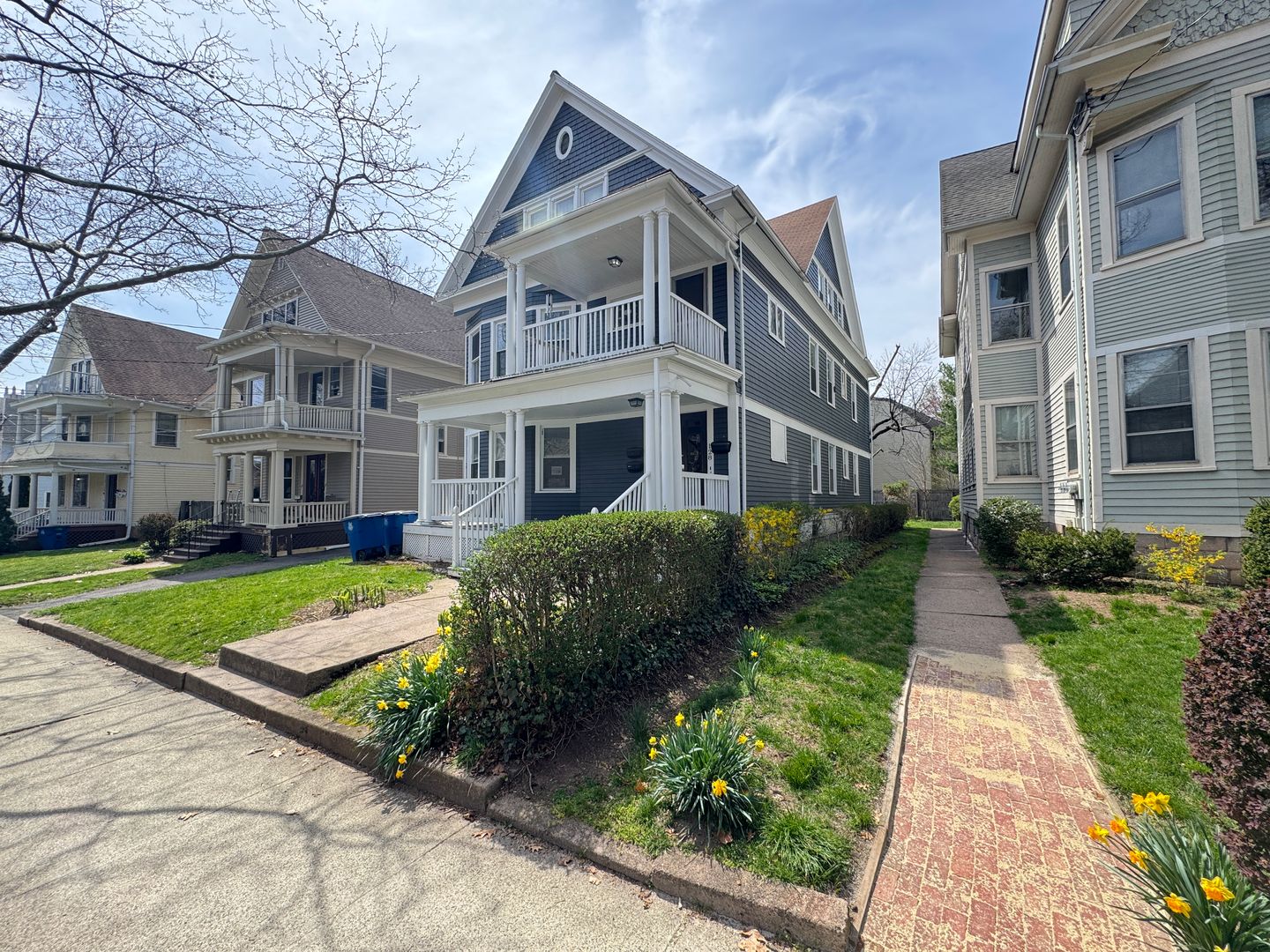 New Haven Apartment: 126 Mansfield Street