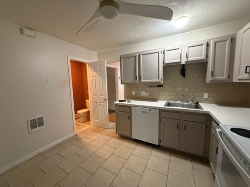2 Bedroom 1.5 bath condo with attached garage – photo 1