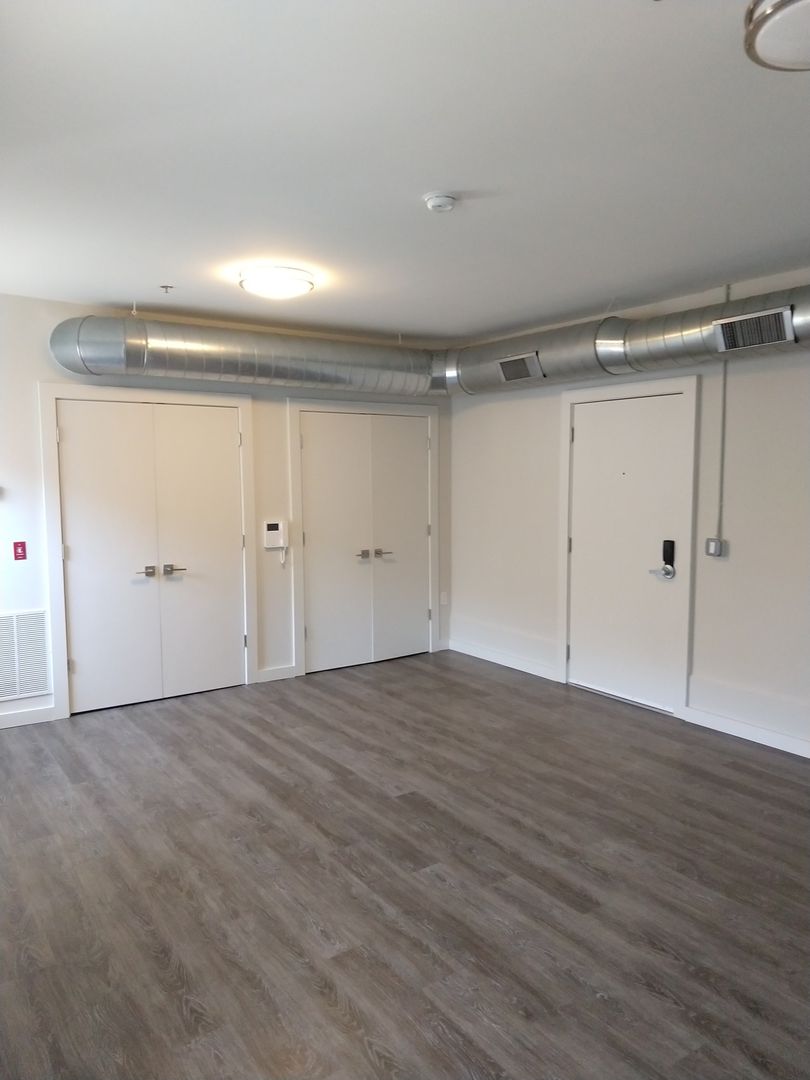 New Haven Apartment: 1435 State St