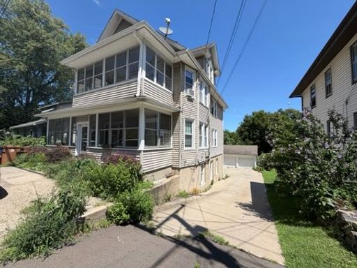 1 Bedroom w/ garage and river view!