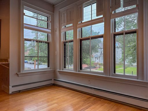 Furnished 1 bedroom Available October 15th- High Ceilings- Prime East Rock Location – photo 1