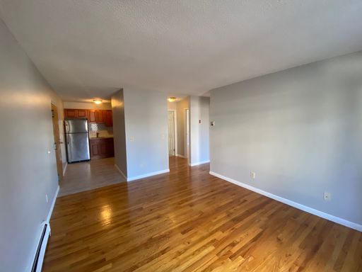2-Bed Apartment w/In-Unit Laundry and Parking Available, Close to Downtown and Yale Campus! – photo 1