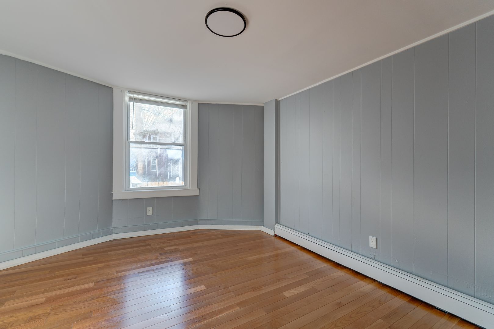 County Apartment: New Haven