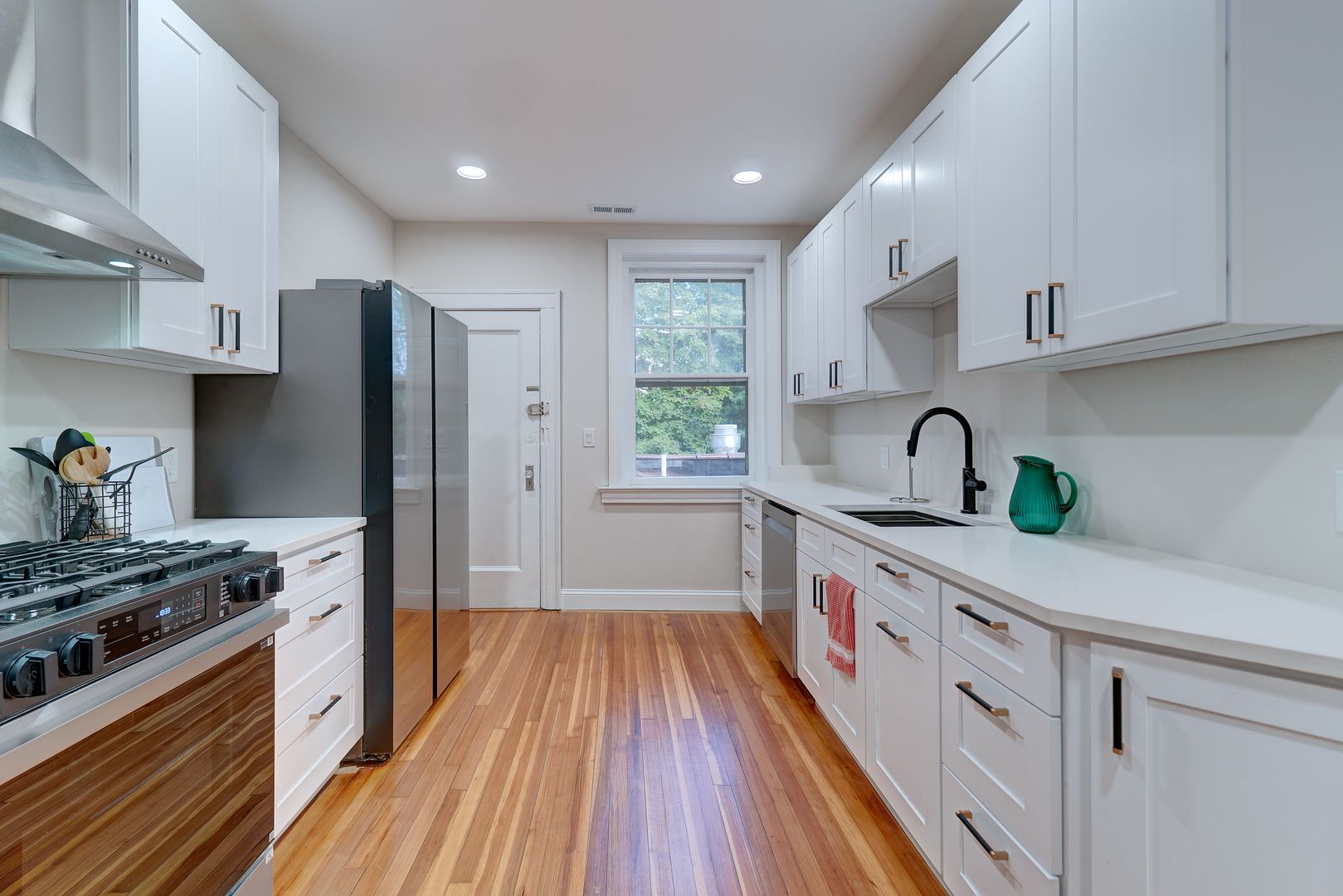 New Haven Apartment: 528 Orange Street