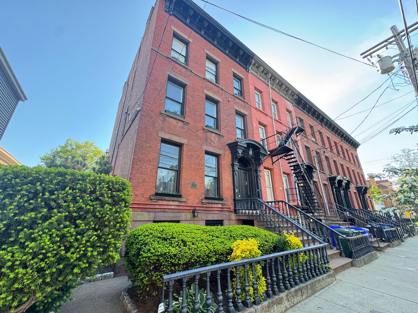 New Haven Townhome: 40 Trumbull St