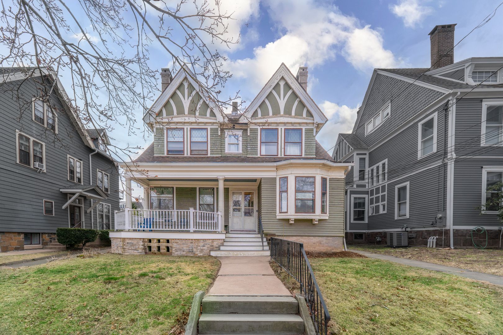 New Haven Apartment: 244 Edwards St.