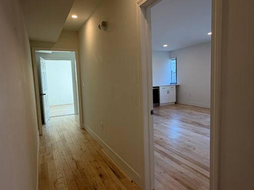 Sunny Office Space with lots of Business Hour Parking- in Spring Glen in Hamden – photo 1