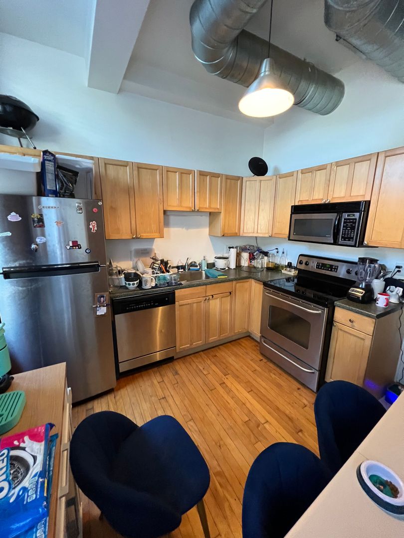 Bridgeport Apartment: 325 Lafayette St