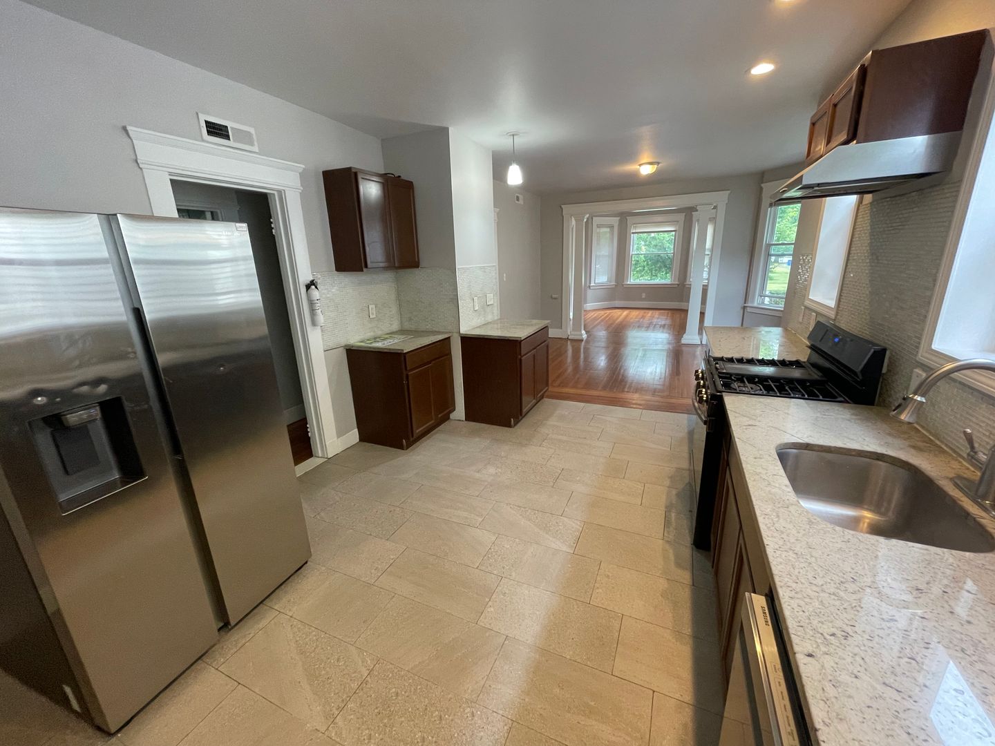County Apartment: New Haven