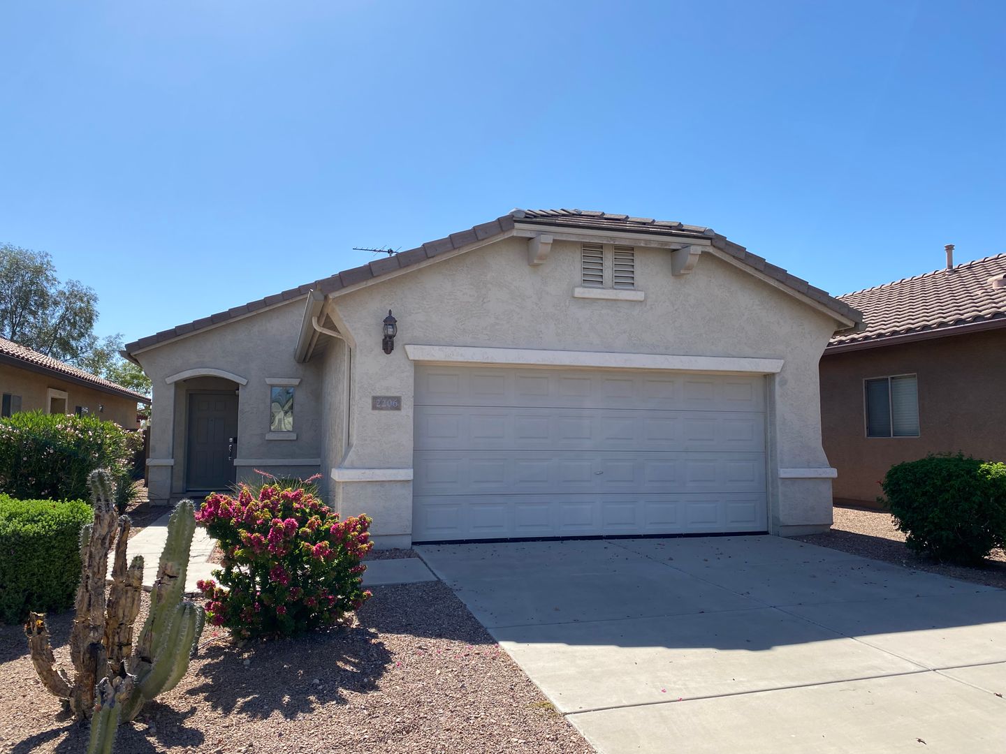 Florence House: 2206 N Hudson Court