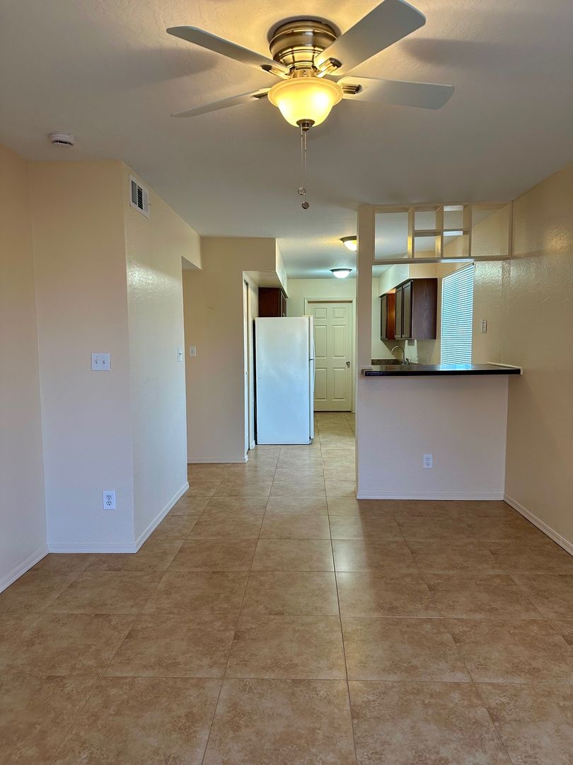 Mesa Apartment: 43 W Inglewood Street