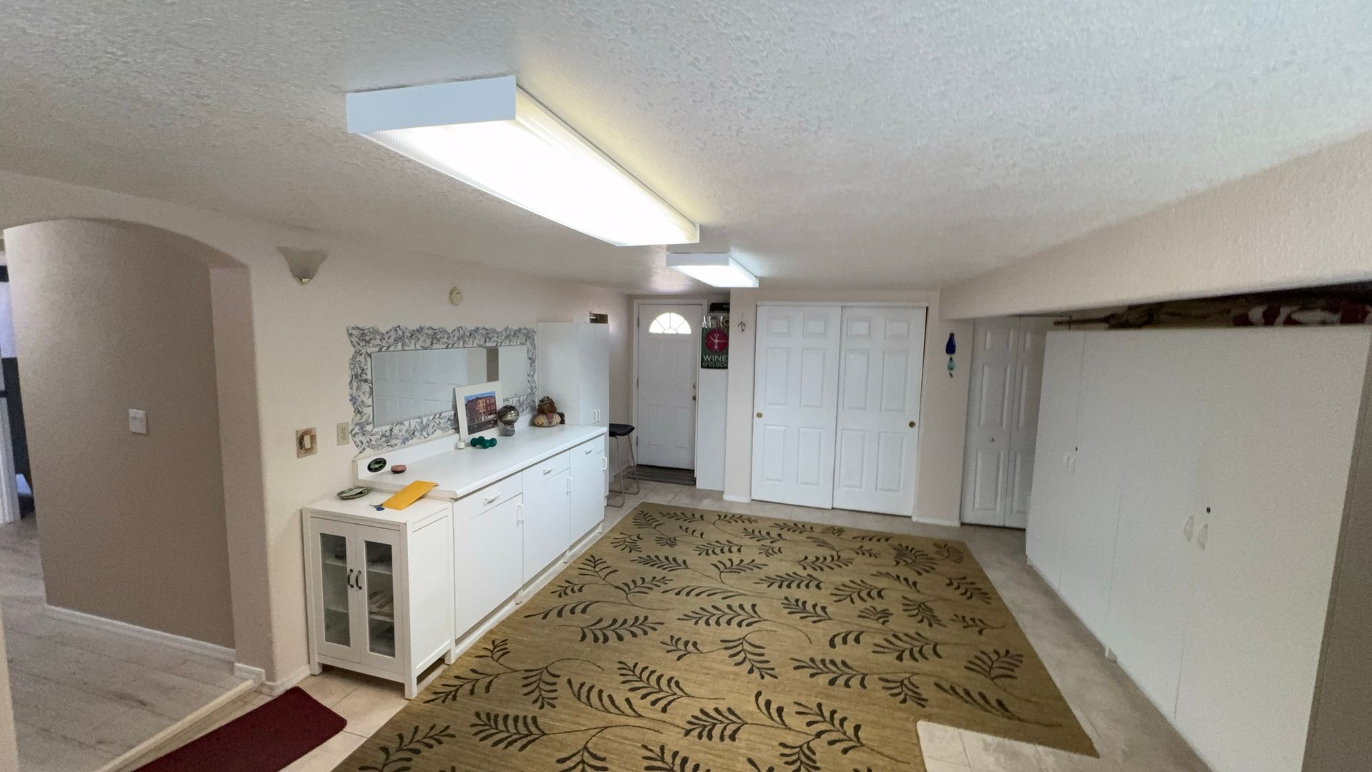 Mesa House: 5735 E McDowell Rd