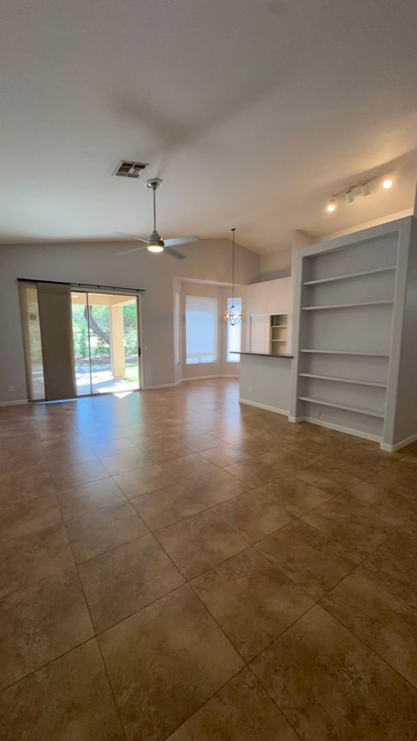 Mesa House: 3055 N Red Mountain Unit 174