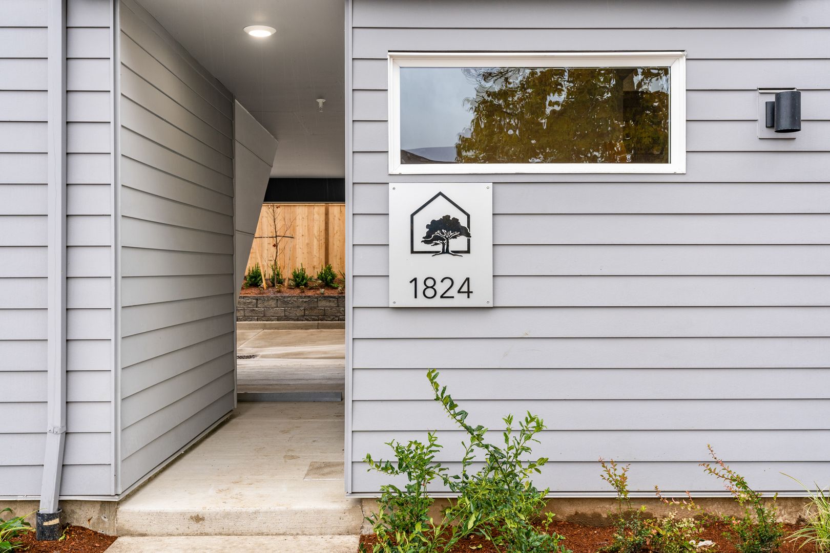 Portland Apartment: 5480-5490 NE 18th Ave. and 1820-1840 NE Killingsworth St.