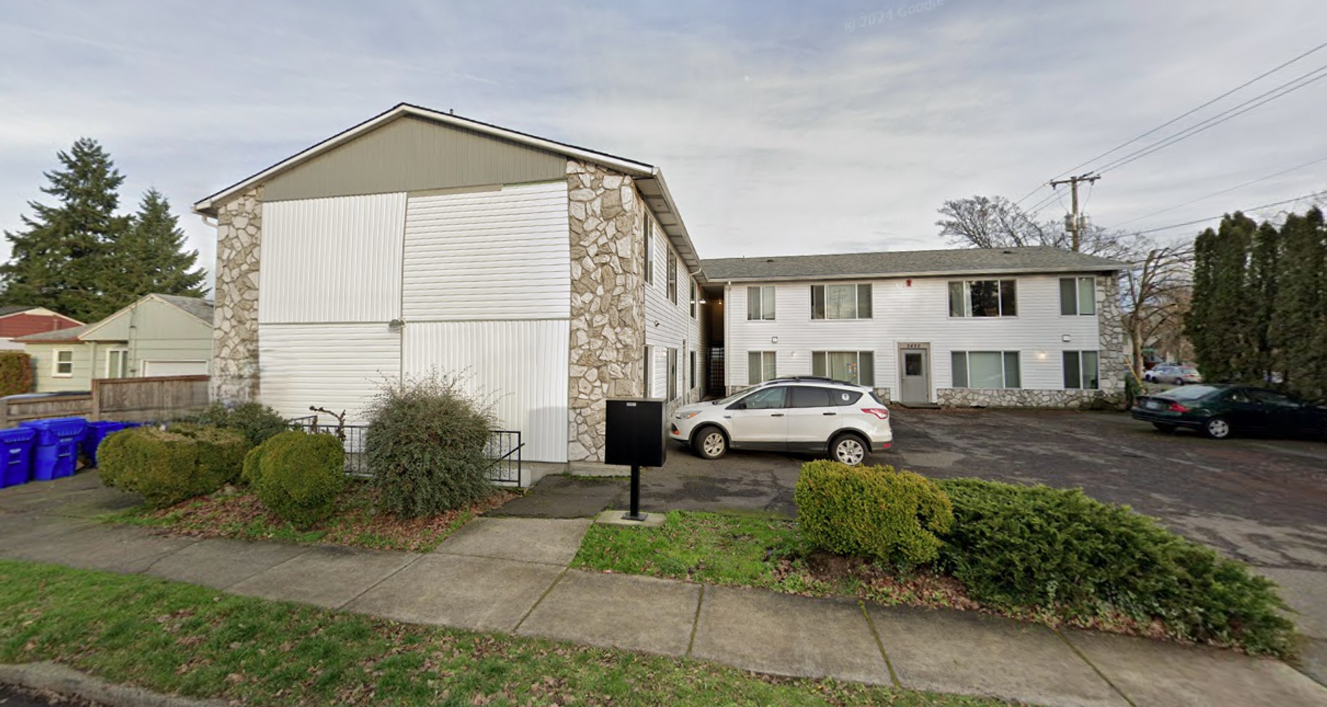 Portland Apartment: 3430 SE 68th Ave