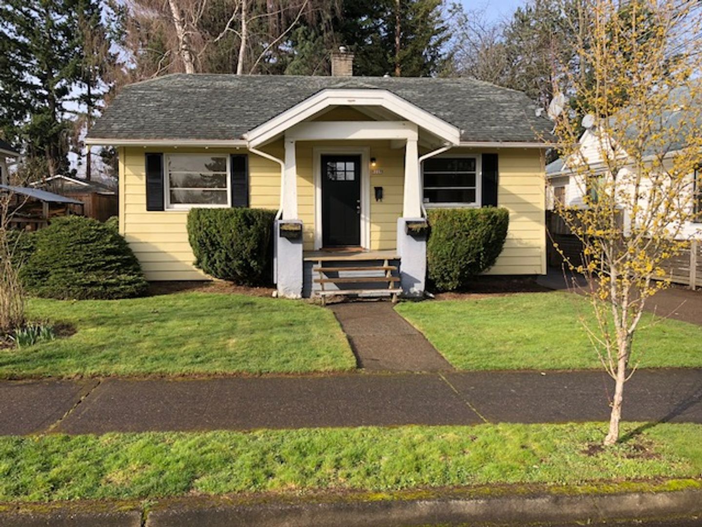 Portland House: 9119 N McKenna Ave