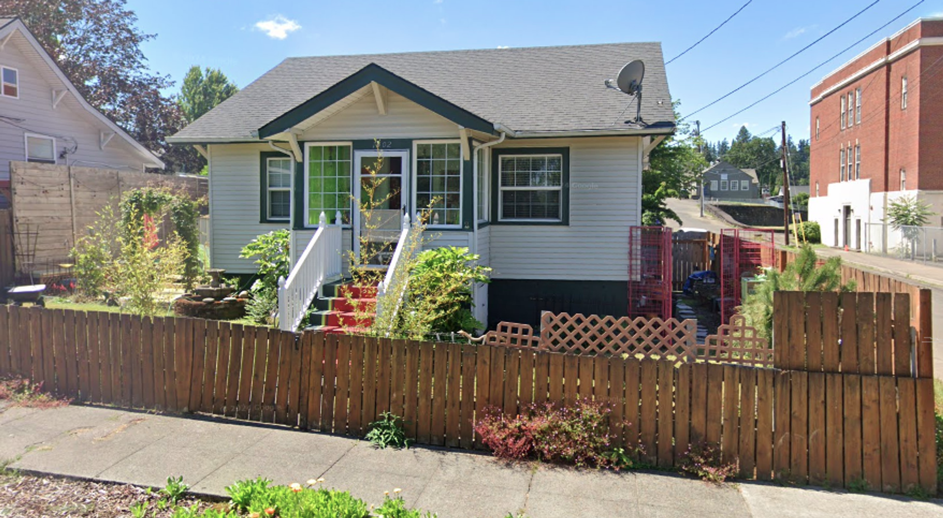 Oregon City House: 1402 12th St