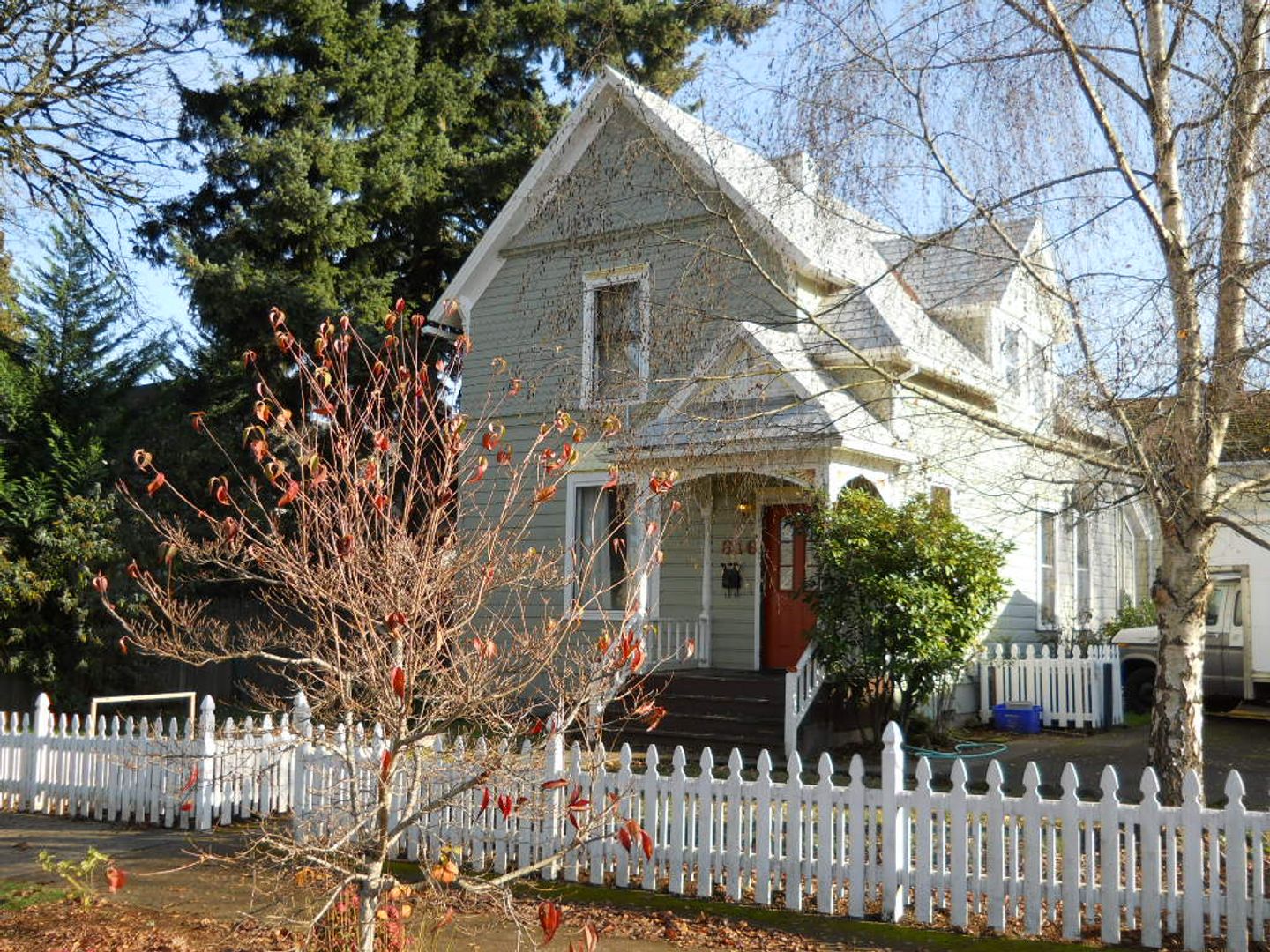 Oregon City House: 816 Madison St.